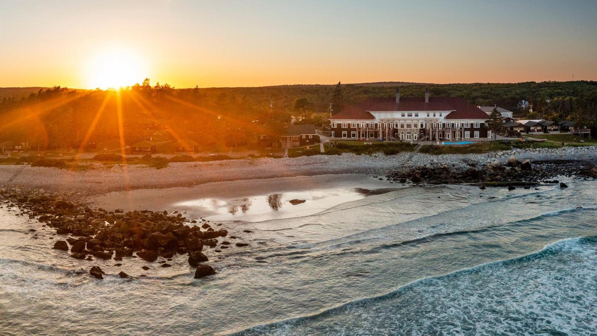 White Point 4*
